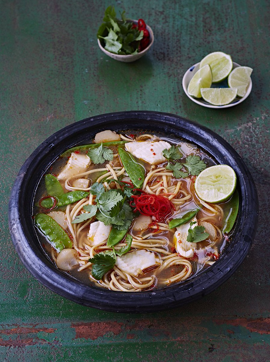 Today's #RecipeOfTheDay is a quick, healthy and delicious Asian noodle broth with fish: https://t.co/WER93gRxcd https://t.co/XgDF4jkjXX