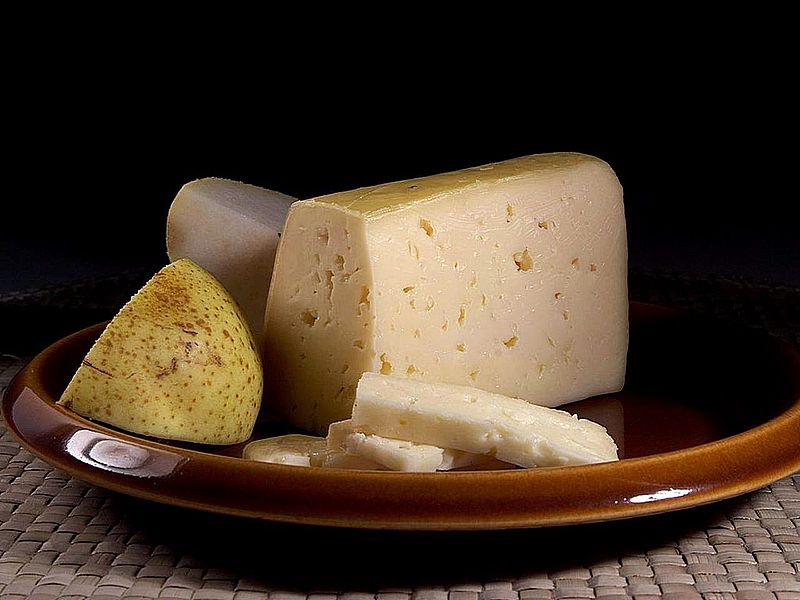 Good news for #cheeselovers—eating dairy won’t kill you https://t.co/U4tdekvFcQ by @newsweek https://t.co/3QG7GJw43F
