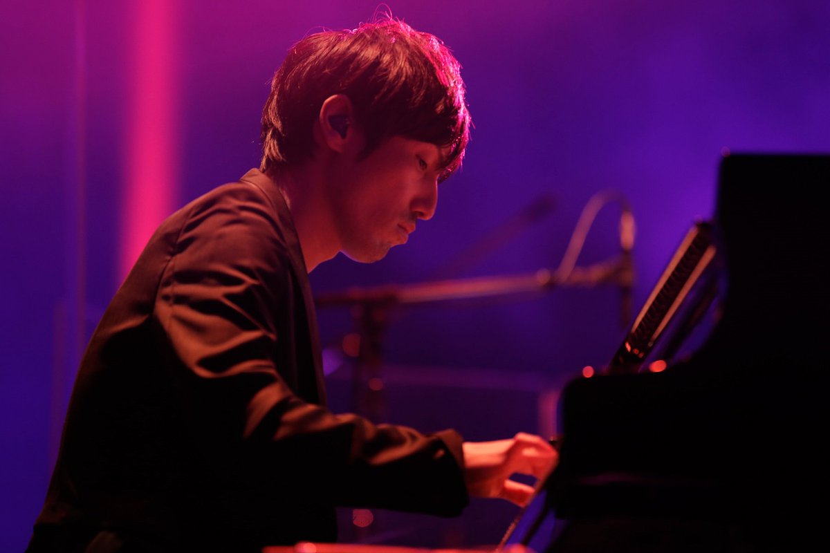 人気劇伴作家・澤野弘之が単独ライブ「ガンダムUC」「進撃の巨人」楽曲披露 | ドワンゴジェイピーnews - 最新芸能ニ 人気劇伴作家・澤野弘之が単独ライブ「ガンダムUC」「進撃の巨人」楽曲披露 | ドワンゴジェイピーnews - 最新芸能ニ