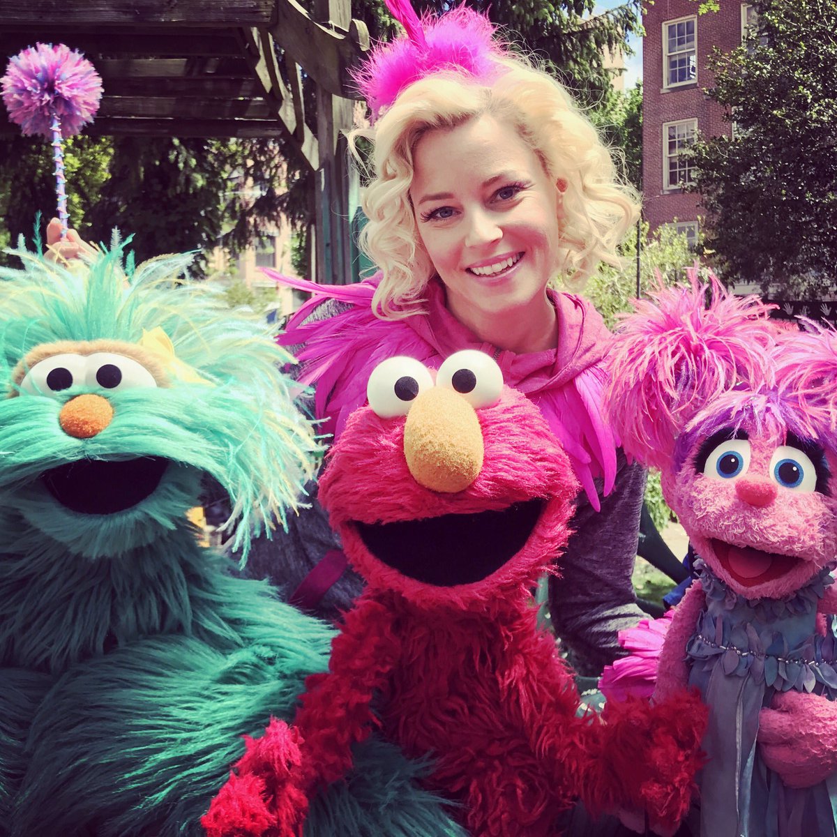 Come and play. Everything's A-OK. Rosita, Elmo and Abby will save the day. Thx @sesamestreet ???? https://t.co/YBEpPMvTtj