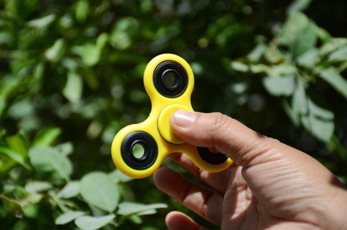 Finger Fidget Spinner #Giveaway Finger Fidget Spinner #Giveaway