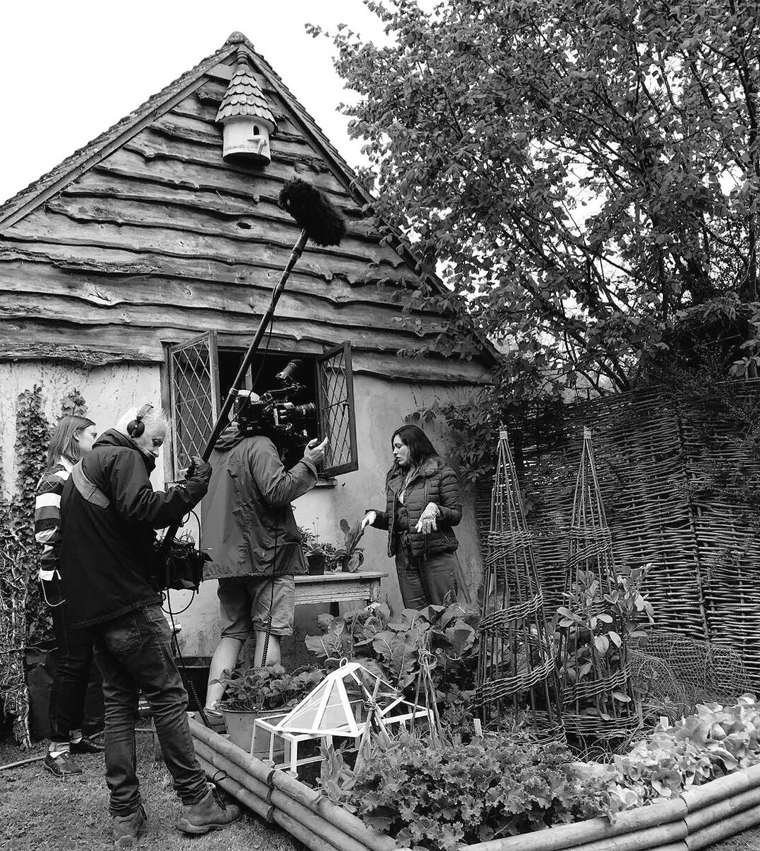 Filming Today in my Potting Shed and Veg Patch @GWandShows ????????‍???? https://t.co/g8OMtRhQ2d