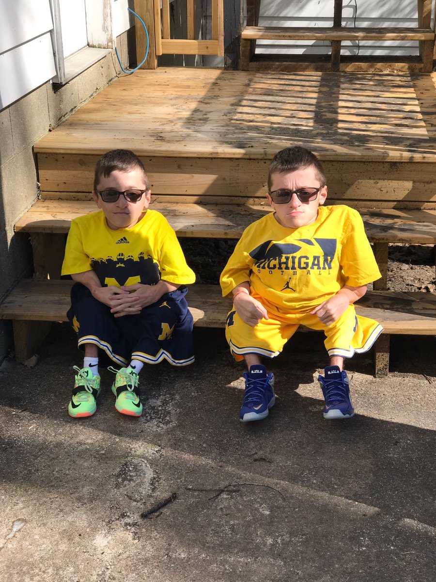 RT @tuckervasher: #OICAN #VasherStrong OI Awareness Day! ???? @TJayTwoK https://t.co/d3mfgVbjka
