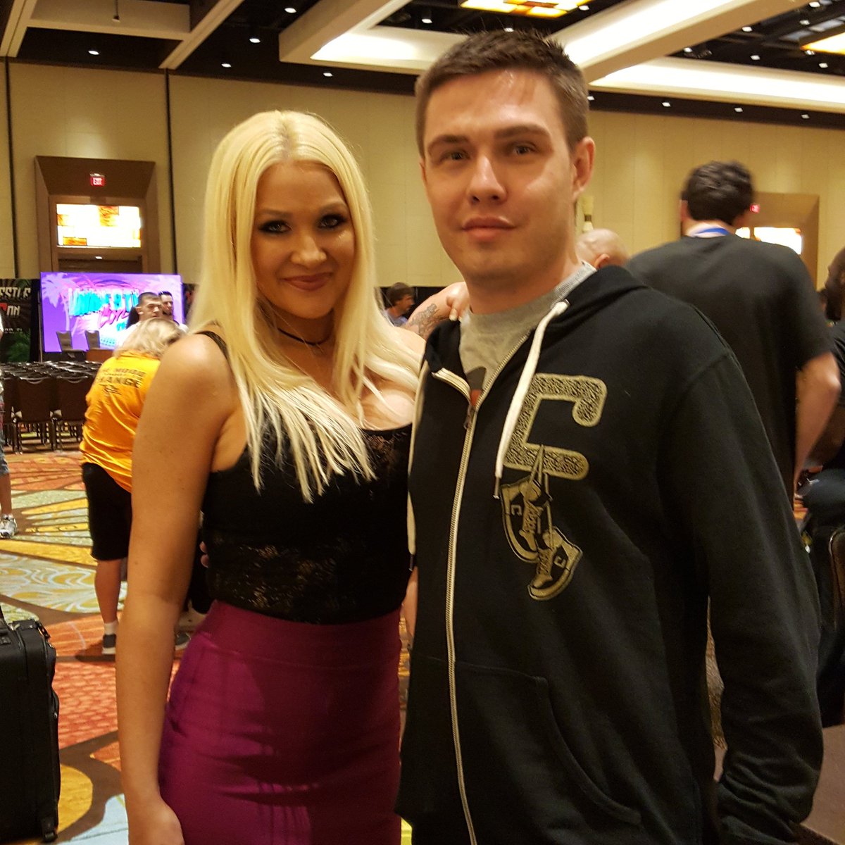 RT @cboras40: W/ @Jillianhall1 #jillianhall at #wrestlecon https://t.co/aaSjomOPah