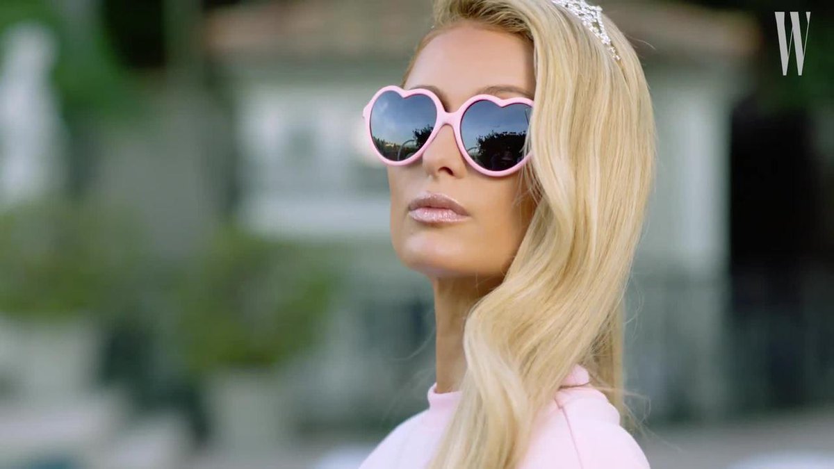 RT @wmag: .@ParisHilton breaks down her 13 favorite 2000s trends: https://t.co/SMbsA8Fqsu