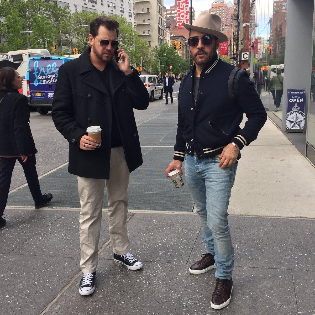 On the mean streets of NY with @DAVEOPHILLY in his usual position (rolling calls in a perplexed state ) https://t.co/cIhfwxFvDx