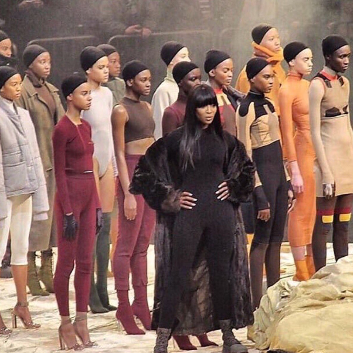 #YeezySeason3 by @kanyewest show today at #NYFW https://t.co/IN7ZFV5s4Q