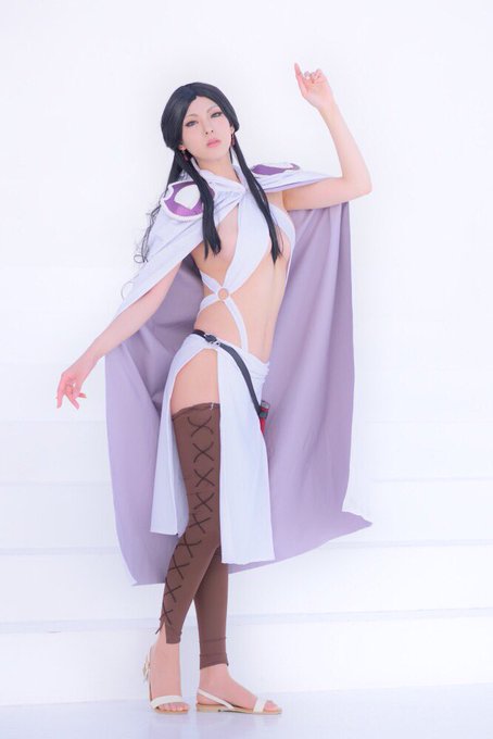 薄着だと防御力が高い矛盾 RT @0316kei: 全身はこんな感じ。流石Jファンタジー。こんな格好で戦えませんwww\ 薄着だと防御力が高い矛盾 RT @0316kei: 全身はこんな感じ。流石Jファンタジー。こんな格好で戦えませんwww\