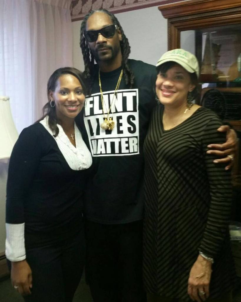 Flint mayor Karen weaver n Kristin Moore #FlintLivesMatter ????????✨???? https://t.co/kGMWfgvHt4
