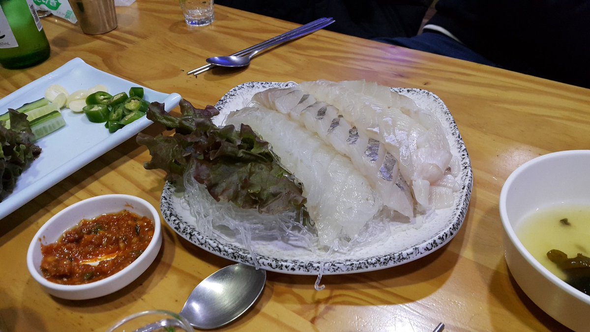 과메기 엄마가 소주 포항 먹는 구룡포 집에서 초장 겨울 청어로 먹는다 KORAILTTX