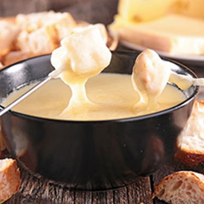 Enjoy a one-of-a-kind fondue evening under the skies on February 12. Sign up now! 