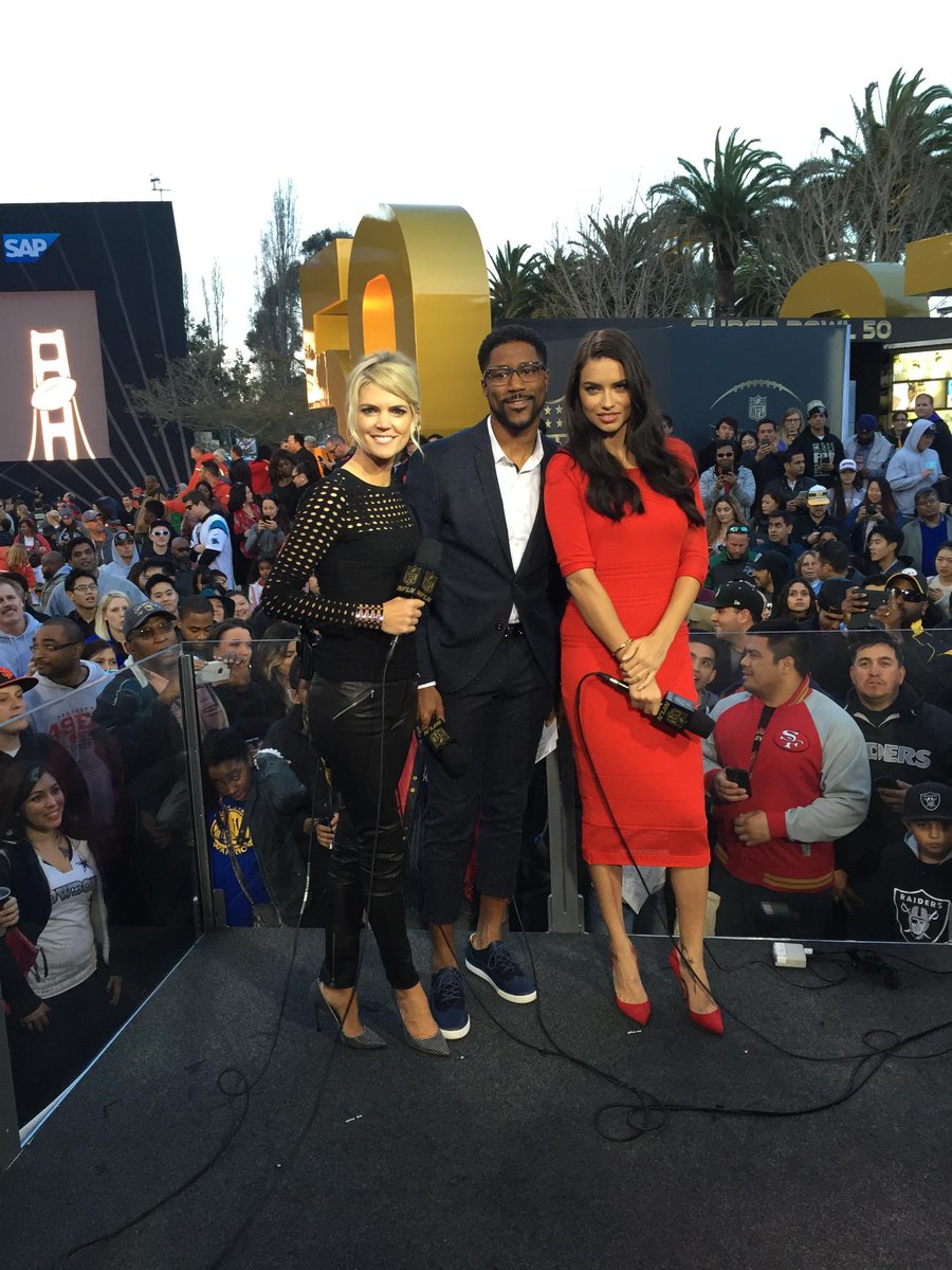 .@AdrianaLima talked game day strategy—and V-Day plans—with @nflnetwork. #ScoreMore #SB50 https://t.co/YiGhuihlDs