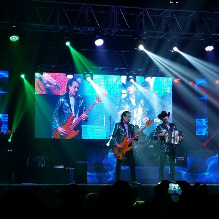 #laDeAyer #amarillotx que gusto! Hoy la primera de #mexico en #autlanjalisco #gira2016 https://t.co/51AlIFJ8JN