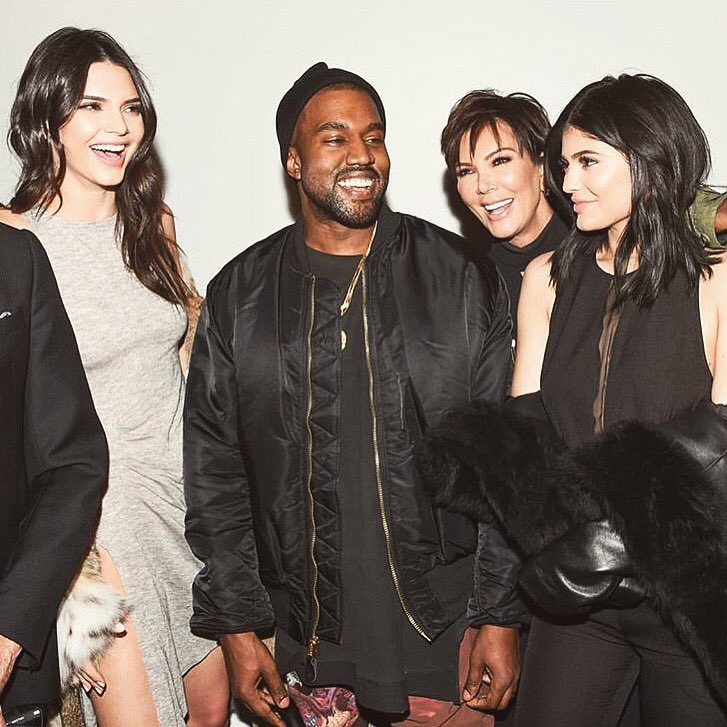 Kendall+Kylie launch smiles https://t.co/Dy1EhChuLv