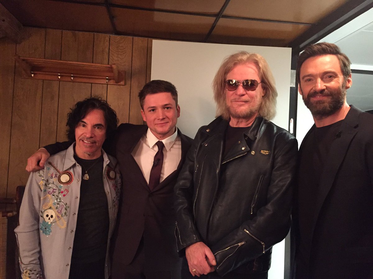 Awesome to meet @halloates with @TaronEgerton @FallonTonight! #YouMakeMyDreamsComeTrue @EddieEagleMovie https://t.co/Yd6ftuT4ZO
