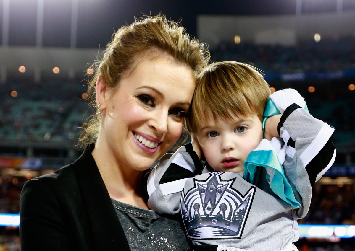 RT @closerweekly: What @Alyssa_Milano just said about motherhood will actually melt your heart: https://t.co/dtJNfpcGHB https://t.co/pDjtv2…