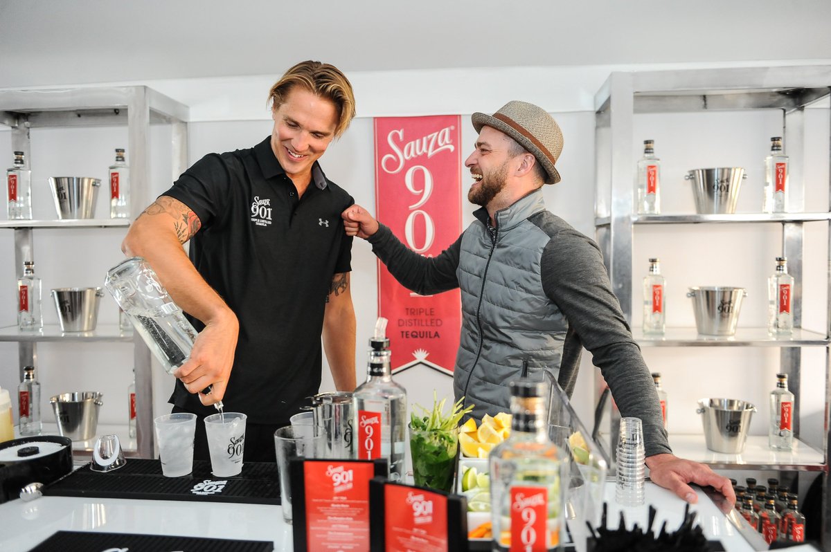 RT @Sauza901: Drinks and fun times are flowing in the #Sauza901 #Tequila Bar at the @attproam! https://t.co/luEY768ycy
