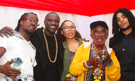 RT @cedellamarley: #FBF @BeenieMan @Akon #LeeScratchPerry & @SkipMarley at the #1lovemusicfest CHO! https://t.co/USgBqd2ZsT