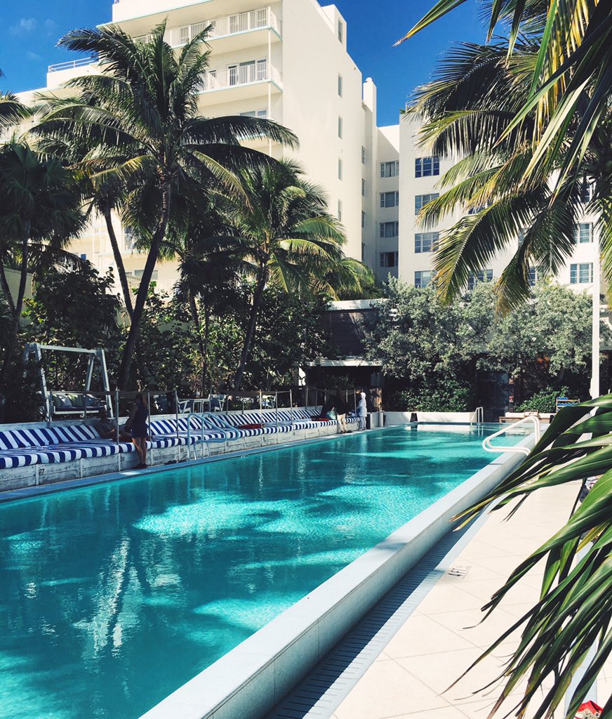 Pool goals ???? @abikiniaday https://t.co/6DK8CaU6JP