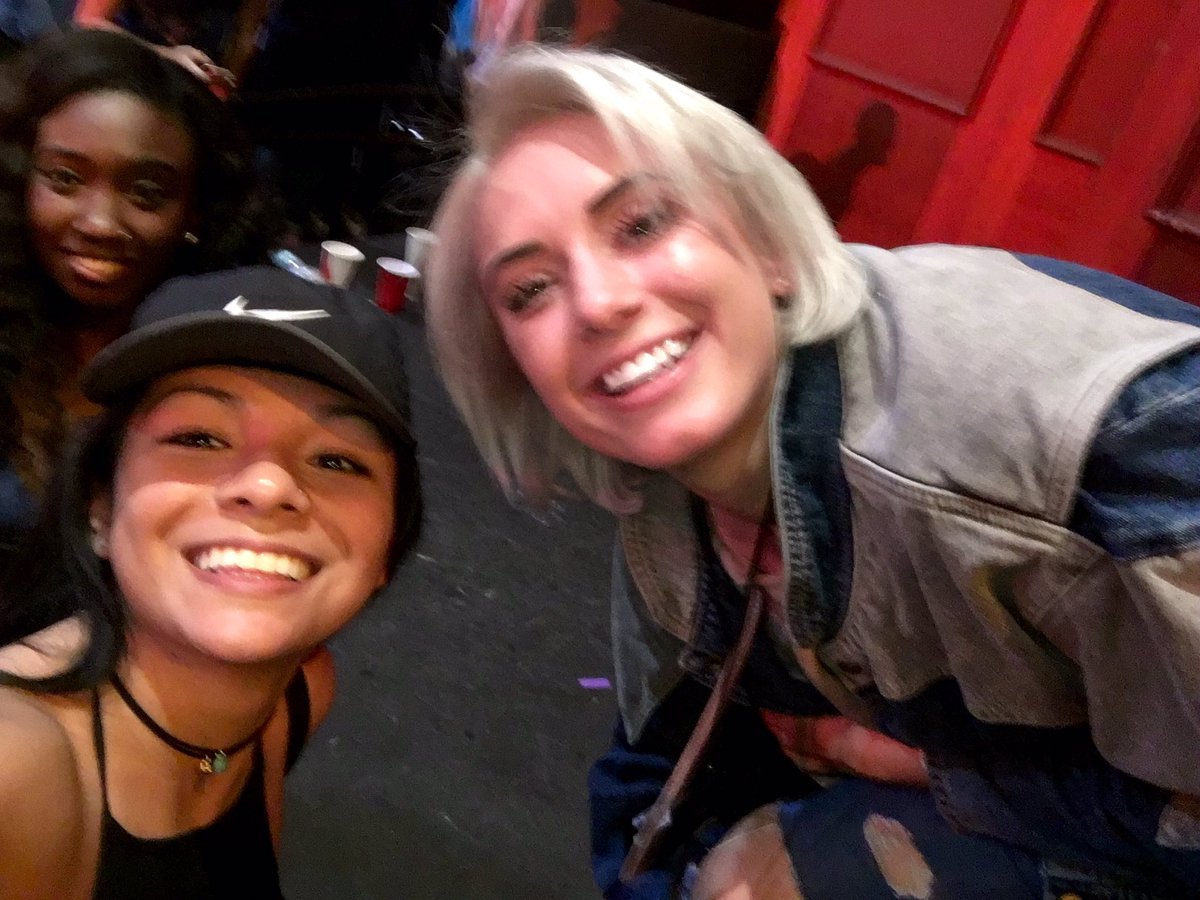 RT @ingridxxx3: When you get to actually take a quick selfie with @YesJulz ???? https://t.co/FHIieKkyFv