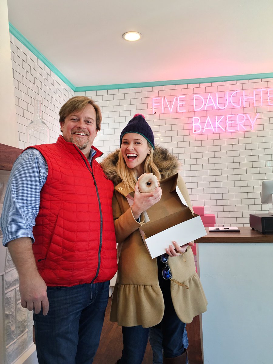 It's official... Saturdays are for family & donuts!! ???????? @Five_Daughters #LoveMyBro #NashvilleEats https://t.co/9VfQ6GnyvG
