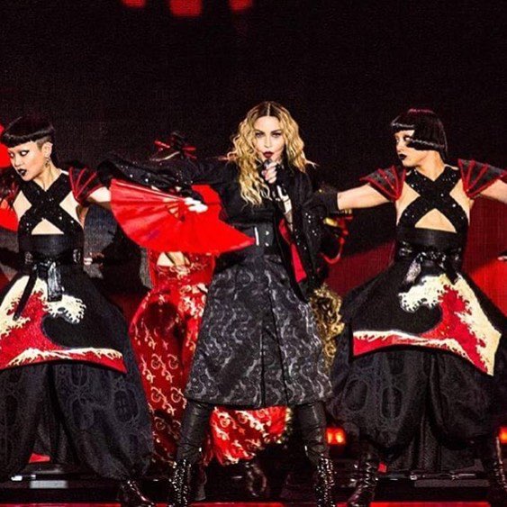 Aya and Bambi my #1 Unapologetic Bitches from Japan????????❣❣????????????. ❤️ #rebelhearttour https://t.co/pgnPSl8Dgl