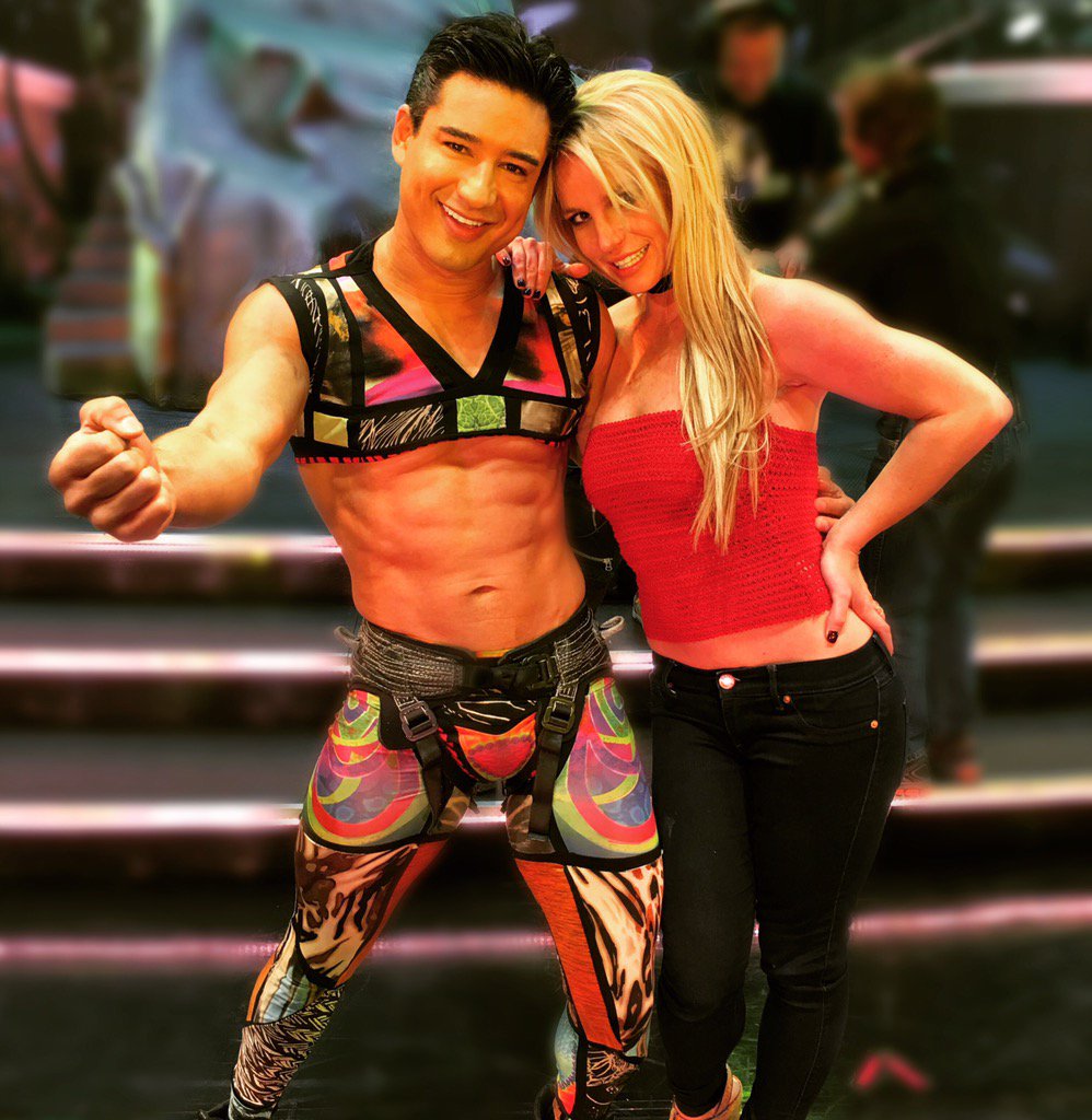 RT @MarioLopezExtra: Got a new gig... @BritneySpears

#PieceOfMe  #Dancer  #Vegas https://t.co/ihlh5uB7wM