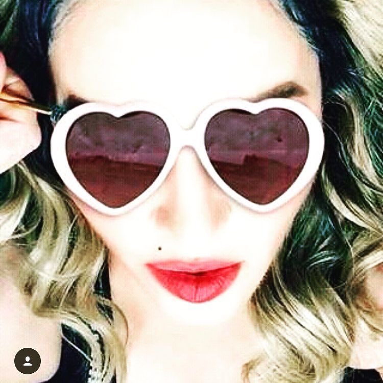 I'm that Girl. Looking at the world through Rose colored glasses.???? la Vie En Rose.❤️#rebelhearttour Thank you Tokyo???? https://t.co/IOm6qEibN4
