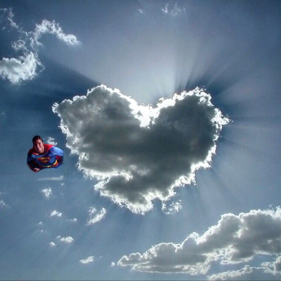 RT @SupermanTweets: Love is in the air.
Happy #Valentines Day. https://t.co/w5mIW3v88l