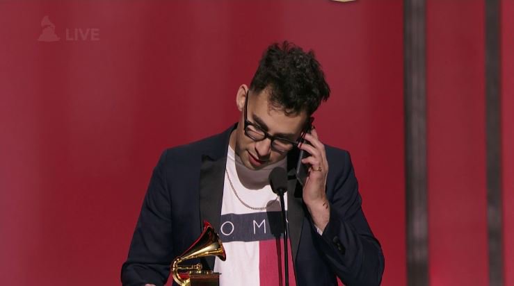 RT @TheGRAMMYs: .@taylorswift13 calls in (w/@jackantonoff's help) to accept the 1st award at #GRAMMYPremiere https://t.co/9AgLqgsWb5 https:…