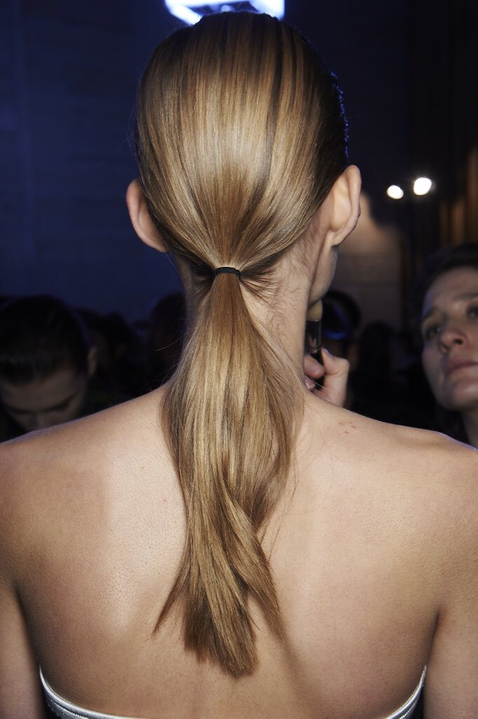 Thank you @GuidoPalau. Beautiful hair at #VBAW16 yesterday x vb @ghd https://t.co/CSNspVhb1p