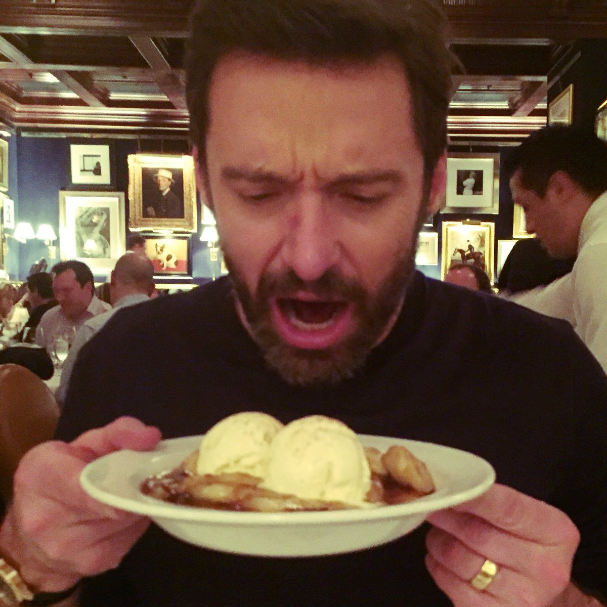 Come to Papa!! #bananasfoster #TheWindyCity @EddieEagleMovie @Dexfletch @RalphLauren Thank you!! https://t.co/V6RnC50d0E