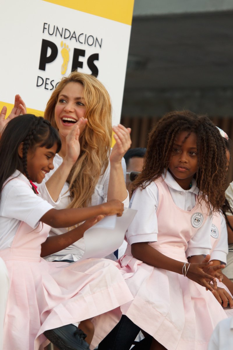 RT @FundlaCaixa: .@Shakira, luchadora a favor de la educación, clave para nuestro programa @educaixa en Colombia @fpiesdescalzos https://t.…