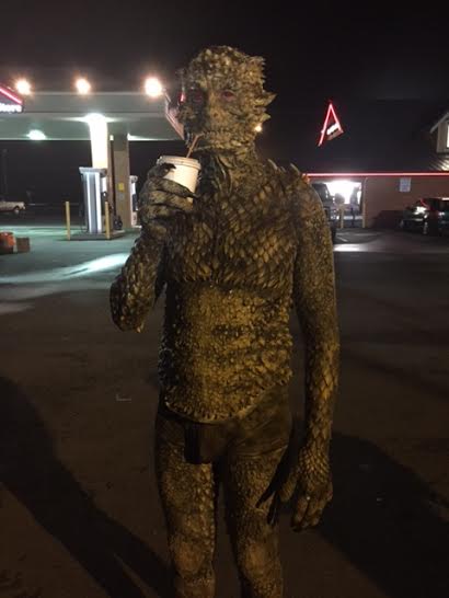 So we're looking for a man sized lizard with human teeth and a Big Gulp! #bts #TheXFiles https://t.co/mcqhBn7P7C