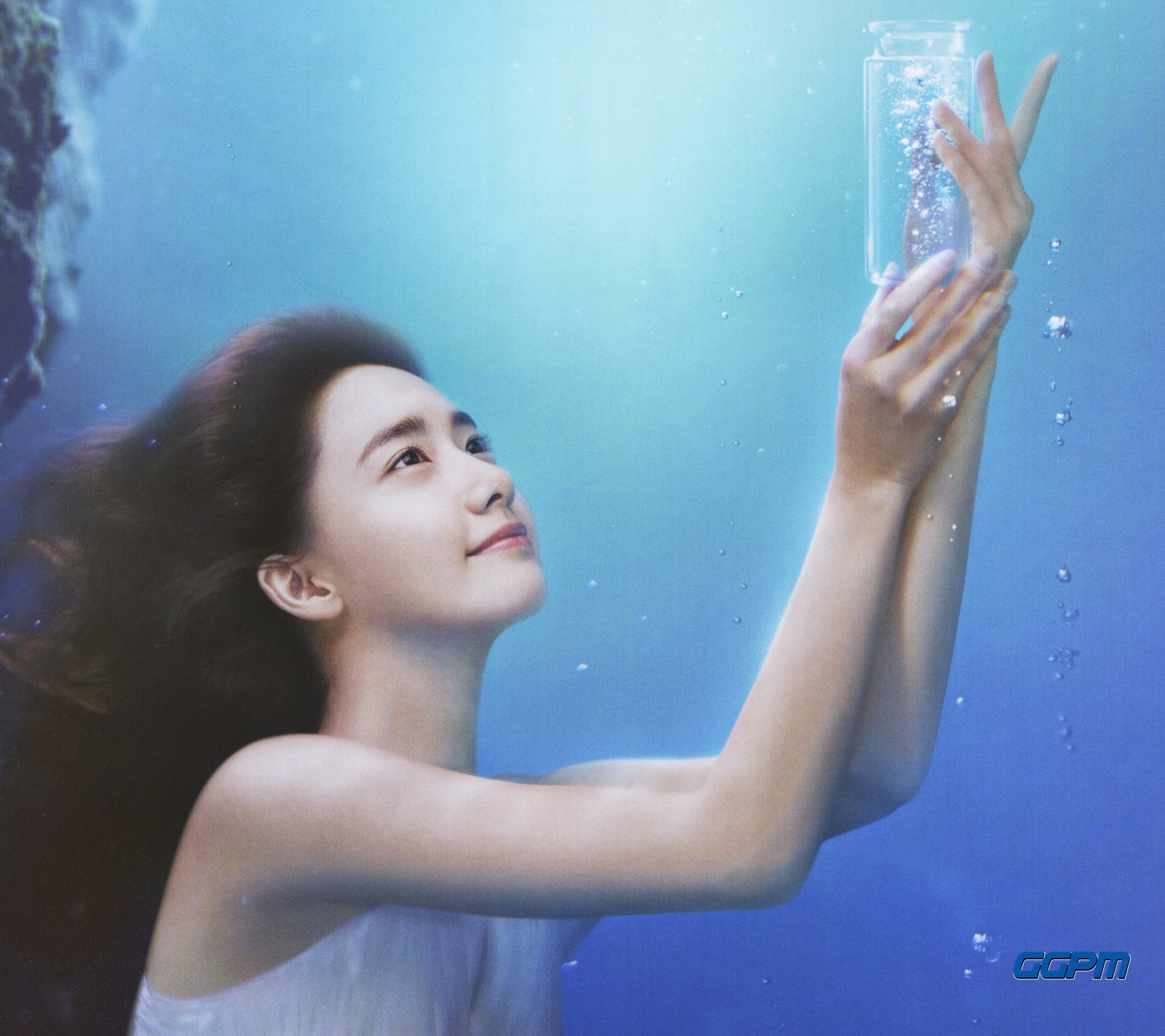 SNSD Yoona - "innisfree" Jeju Lava Seawater Essence https://t.co/yTCX19nblM