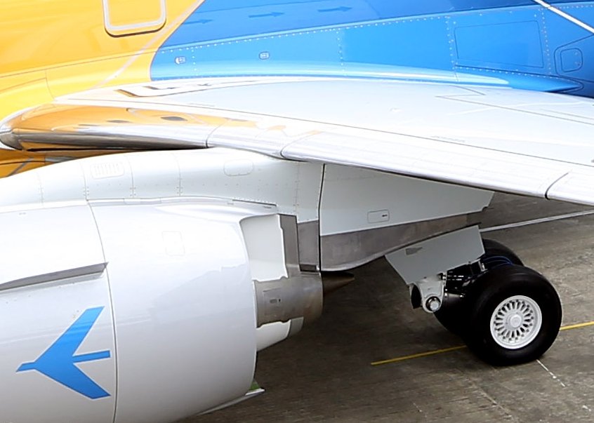 Design notes on embraer's new e190e2. hello, trailing link landing gear! 1st time on a
