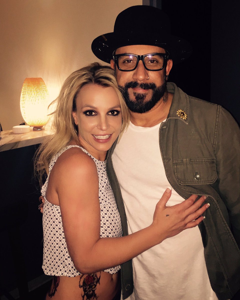 Huge confession... biggest @backstreetboys fan! Tonight was truly a dream for me. #Vegas #PieceOfMe https://t.co/DsL4mSYpxK