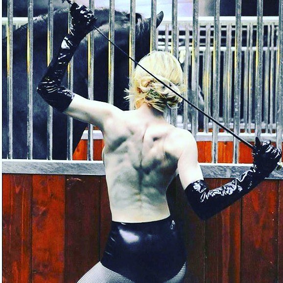 Getting my horses ready for the show.........Giddy Up ????????????. New Zealand. ❤️#rebelhearttour https://t.co/RTIMf2brAD