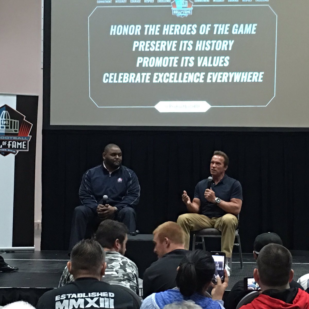 RT @ProFootballHOF: The room is packed for our chalk talk featuring @OrlandoPace_HOF and @Schwarzenegger at #ASF2016! https://t.co/oJHiaAet…