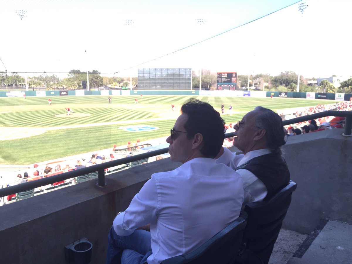 Father and son first baseball game together #SpringTraining
#EntrenamientoPrimaveral #MagnusSports https://t.co/dup6iEAzLn