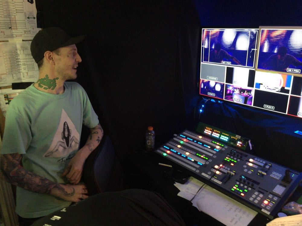 RT @ultra: @deadmau5 checking out his own #ULTRALIVE set in the Master Control Room. Join us on https://t.co/q2SvRJvVSS #7x7UP https://t.co…