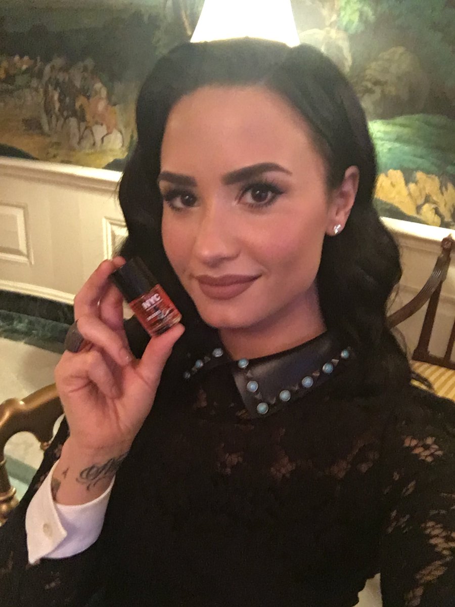 Lovatics Lip & Cheek Tint by @nycnewyorkcolor is my go-to for a natural sun kissed look. Now available at @Target!! https://t.co/zm27CrY4sc