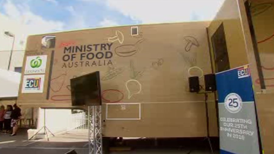 RT @TenNewsPerth: UPDATE: A chance to cook like @jamieoliver as his mobile ministry of food kitchen arrives in WA #TenNews more 5pm https:/…