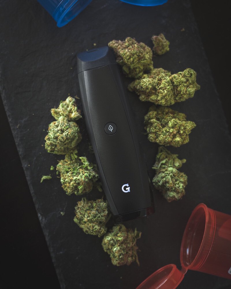 smokn like a boss wit that new #GPenElite get it now on https://t.co/NSZjVbHLAT !! ???? @GPen https://t.co/MR0jo0B1oF