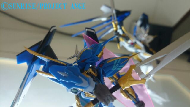 先日届いた「ROBOT魂 <SIDE RM> クレオパトラ≪アリエル・モード≫」。後ろに白い何かが・・・。い 先日届いた「ROBOT魂 <SIDE RM> クレオパトラ≪アリエル・モード≫」。後ろに白い何かが・・・。い