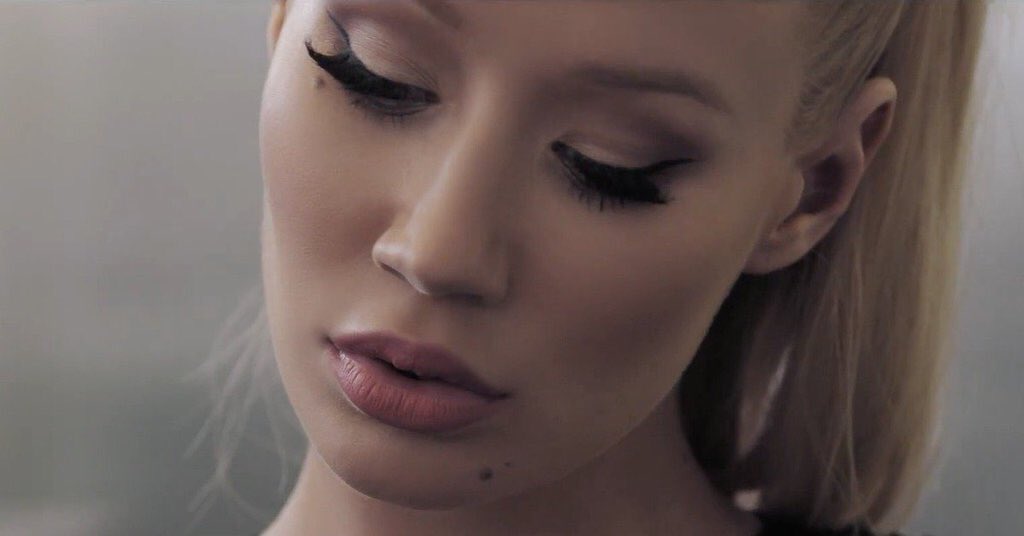 RT @musicnews_facts: Iggy Azalea just released the music video for 'Team' on VEVO! Watch it now: https://t.co/J0gTC2ywyK https://t.co/LvC78…