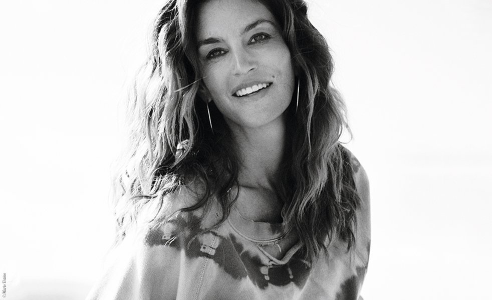 RT @VogueParis: We catch up with supermodel, fashion icon, cover star and mother @CindyCrawford :
https://t.co/PCgshHNfbE https://t.co/u1Vf…