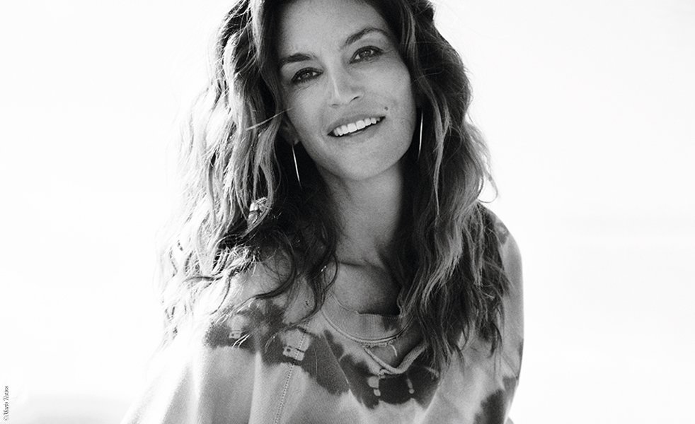 RT @VogueParis: Our April cover star @CindyCrawford reveals all in 21 questions:
https://t.co/PCgshHNfbE https://t.co/TmpeztZB7A