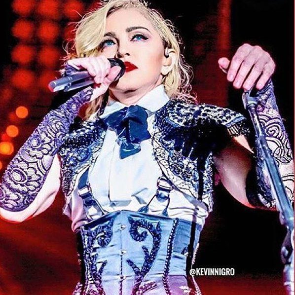 The show is over say goodbye! Thank you to all my Rebel ❤️Fans! It was an amazing year! ????????????????????????????????????. ❤️#rebelhearttour https://t.co/5GqdyRJge4