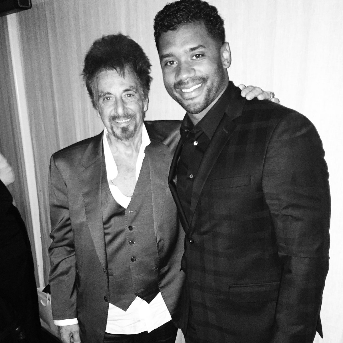 Moment. Al Pacino and @DangeRussWilson #AnyGivenSunday. @Carineroitfeld Dinner. https://t.co/d7940L15xu